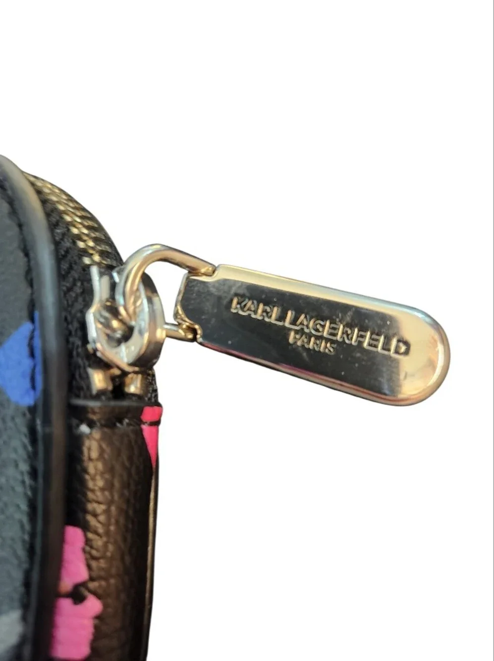 KARL LAGERFELD PARIS HEART SHAPE ZIP AROUND COIN PURSE KEY RING